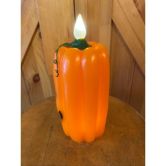 Sylvania 8" LED Halloween Pumpkin Candle Battery Operated (5538) - Picture 3 of 9